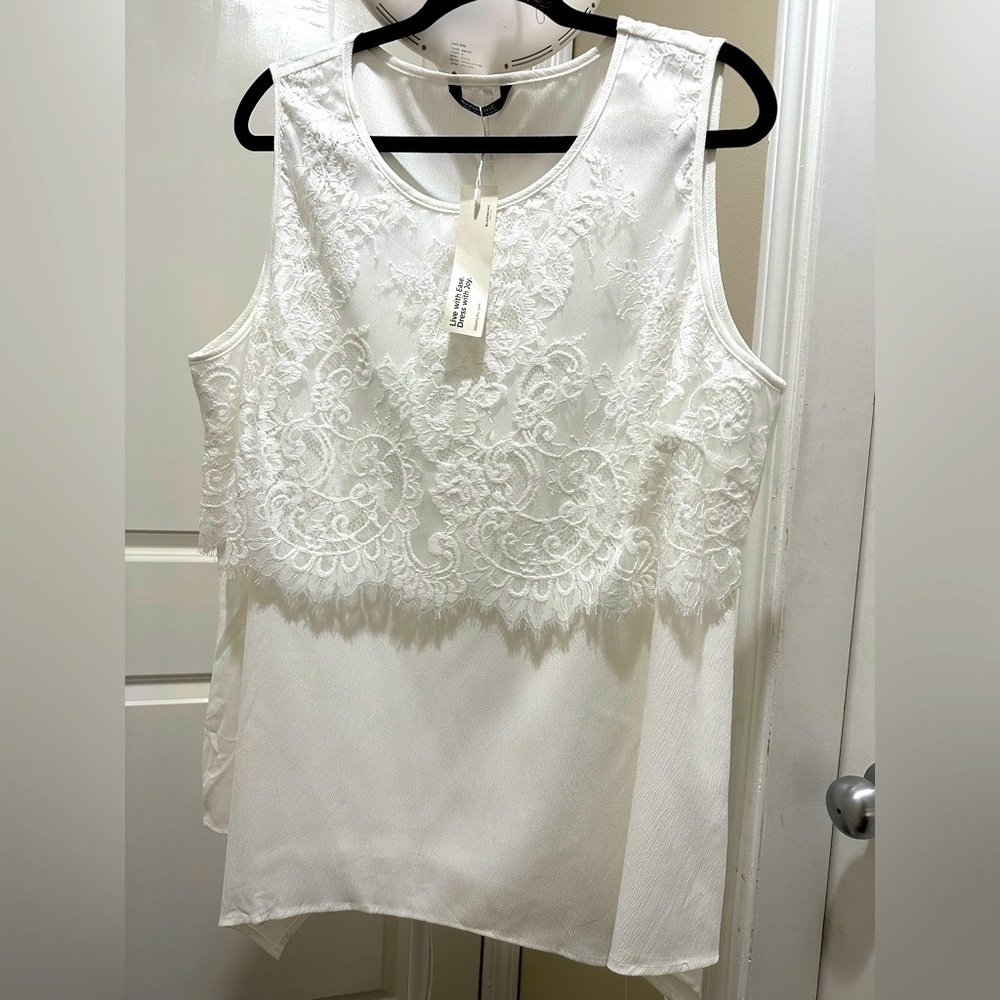 BloomChic Plus Size 2XL Elegant White Lace Tank Top us18-20
